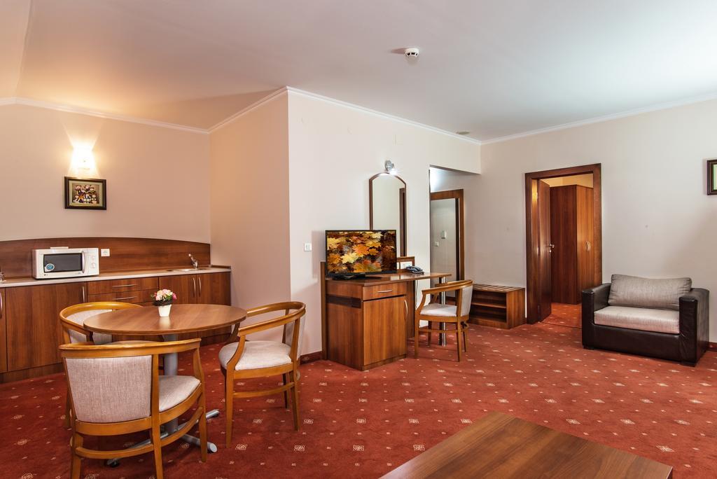 Hotel Izvor Starozagorski Bani Buitenkant foto