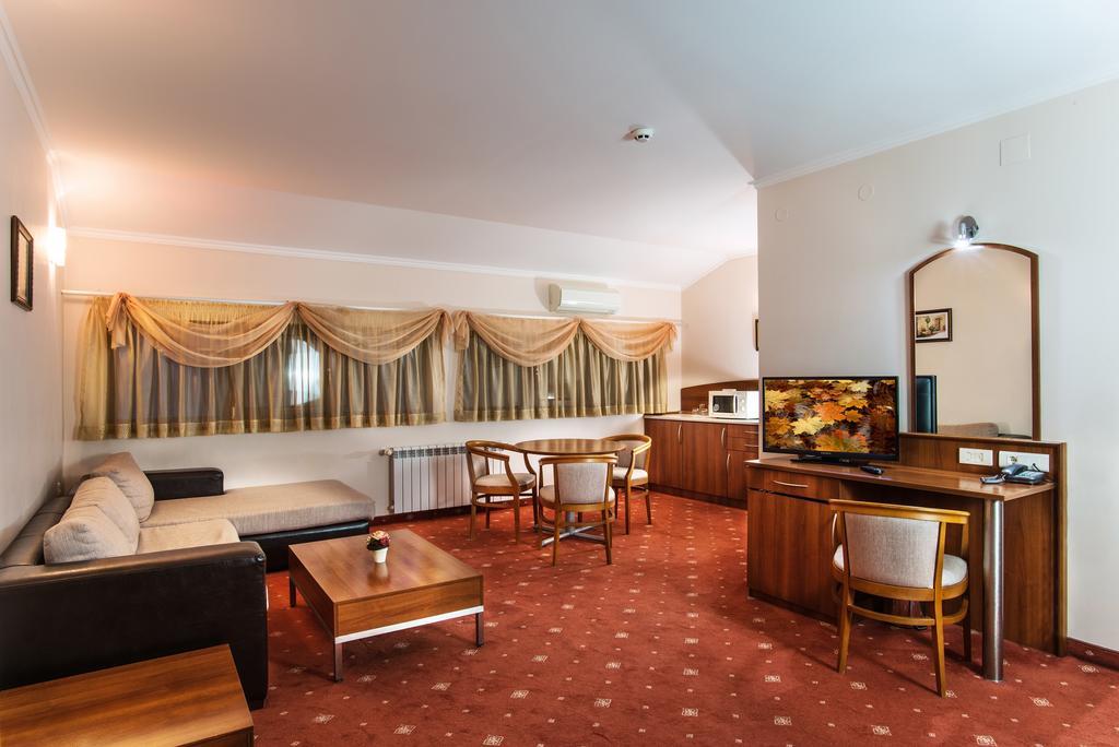 Hotel Izvor Starozagorski Bani Buitenkant foto