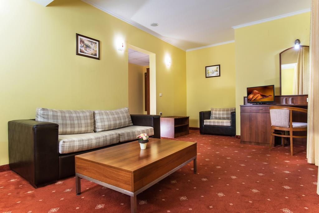 Hotel Izvor Starozagorski Bani Buitenkant foto