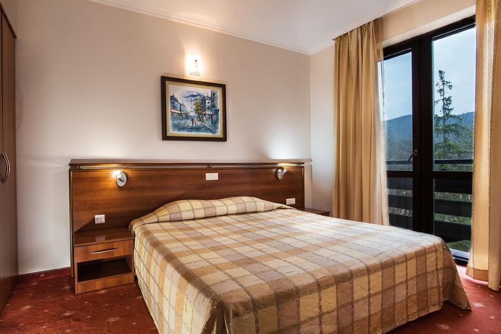 Hotel Izvor Starozagorski Bani Buitenkant foto