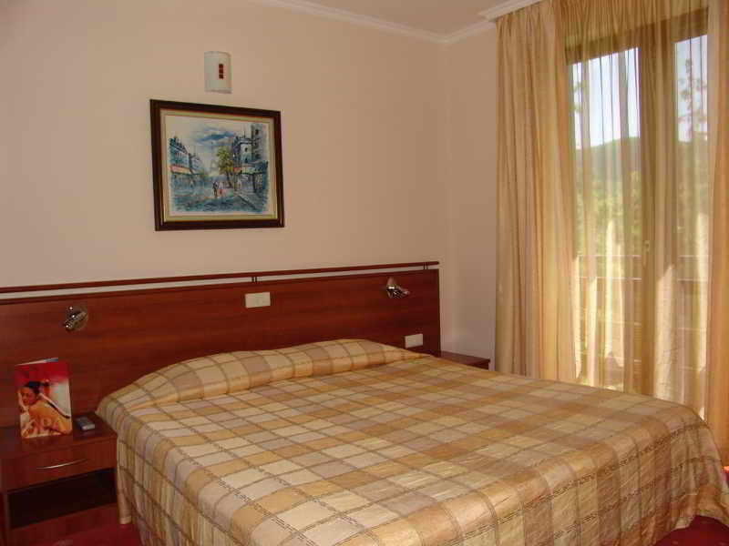 Hotel Izvor Starozagorski Bani Buitenkant foto